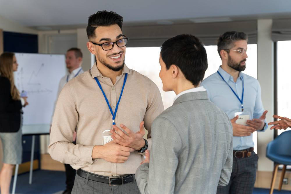 ¿Cómo crear una estrategia de networking efectiva y potenciar el desarrollo de tu negocio? 1 estrategia-de-networking-efectiva